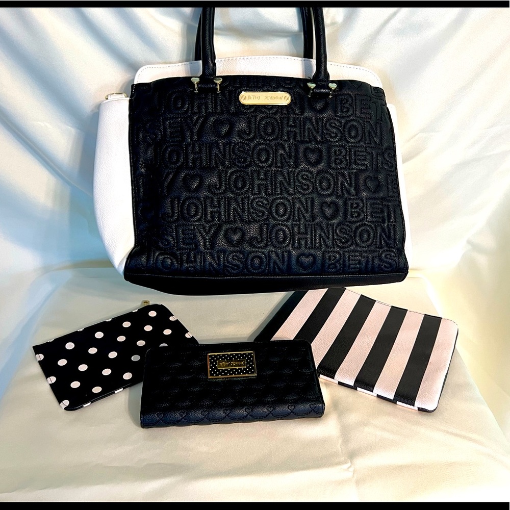 SET: LIKE NEW Betsey Johnson purse, wallet, and 2 matching compartment bags